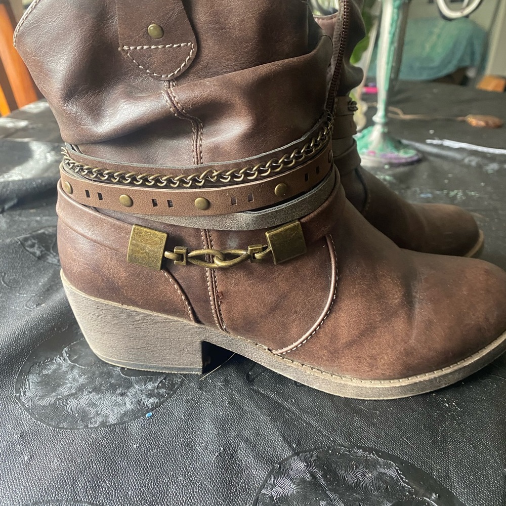 Ankle booties jellypop like new 7.5